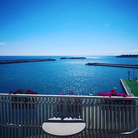 B&B La Baia Sea Rooms Бишелие Екстериор снимка