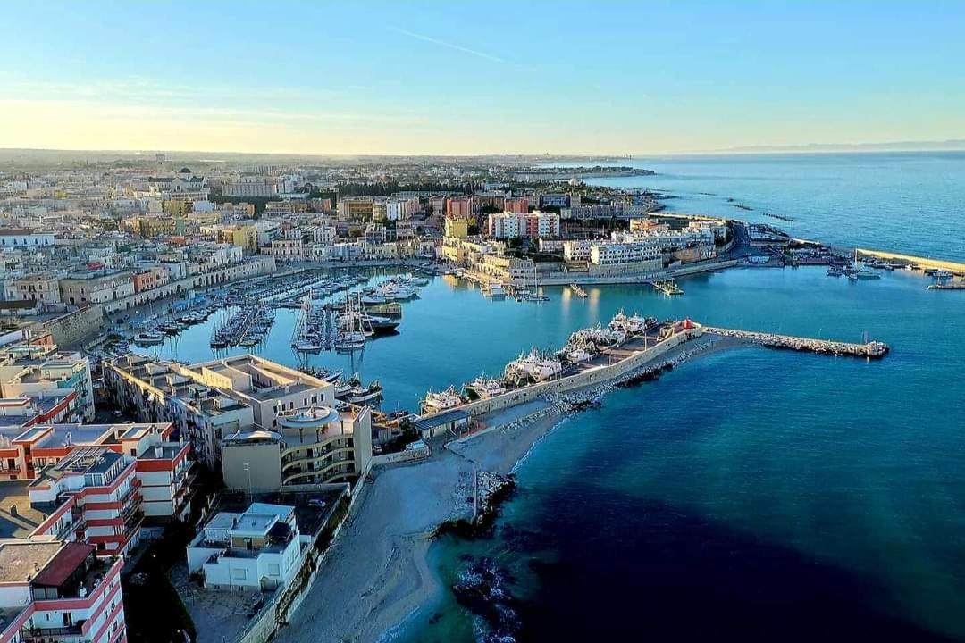 B&B La Baia Sea Rooms Бишелие Екстериор снимка