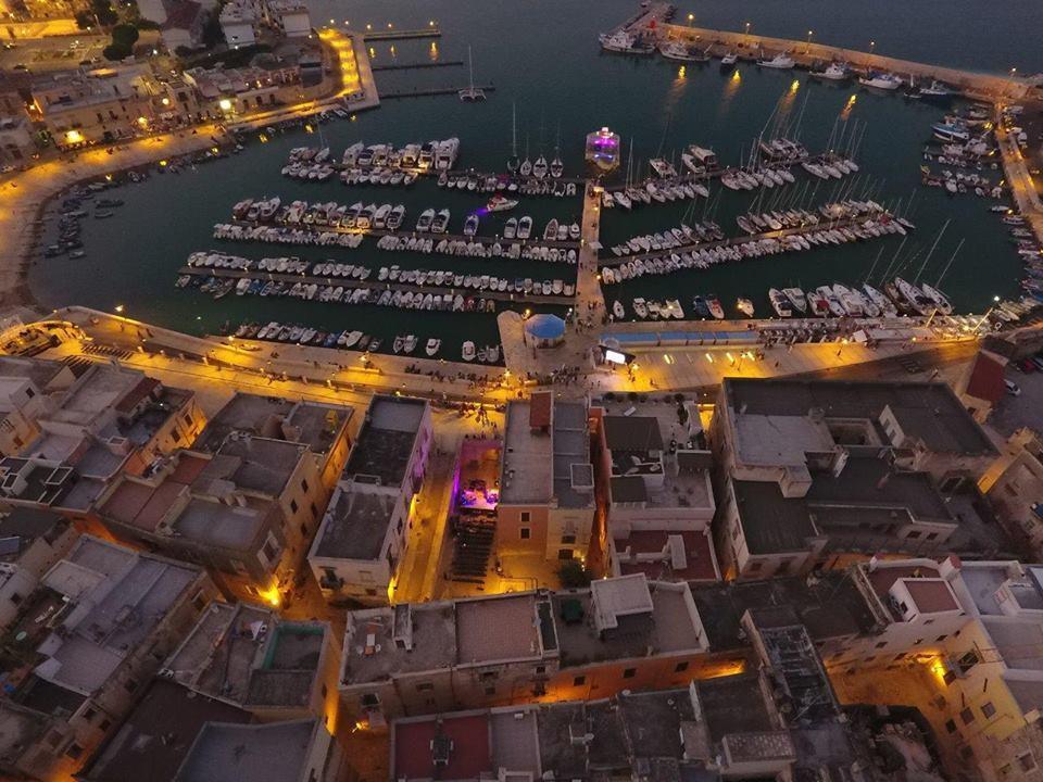 B&B La Baia Sea Rooms Бишелие Екстериор снимка