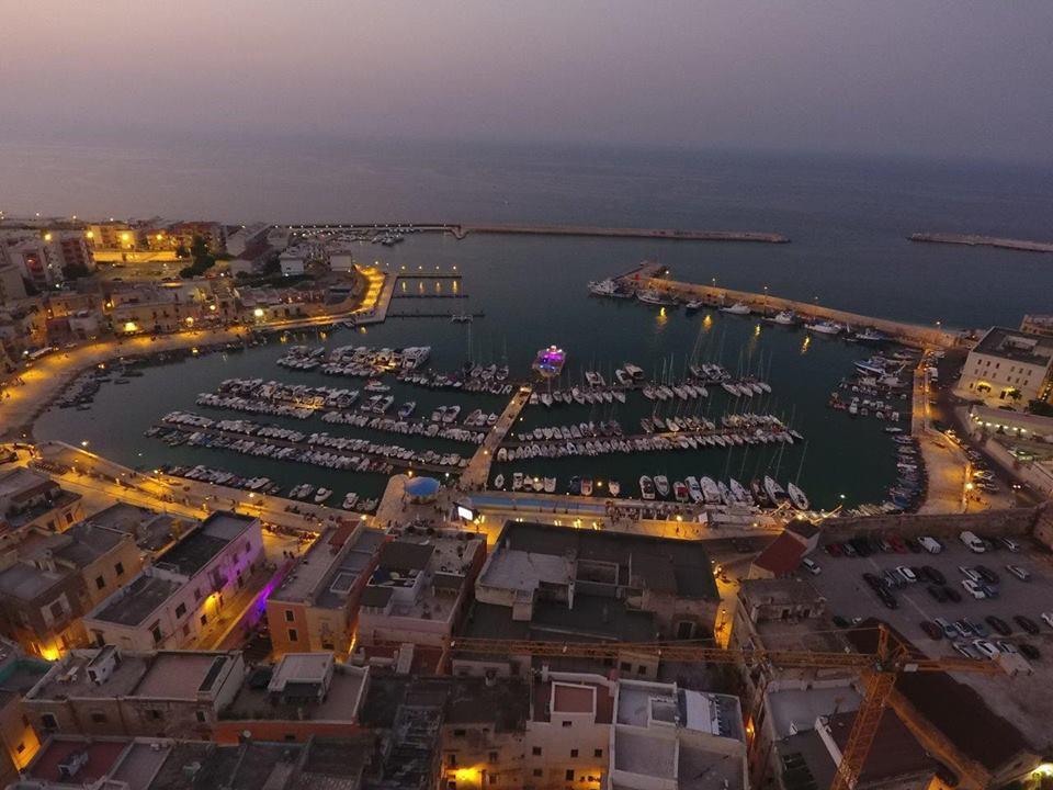 B&B La Baia Sea Rooms Бишелие Екстериор снимка