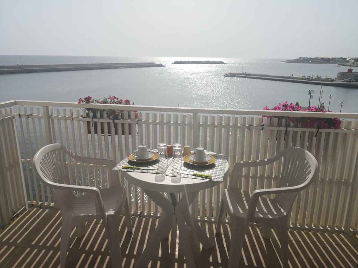 B&B La Baia Sea Rooms Бишелие Екстериор снимка